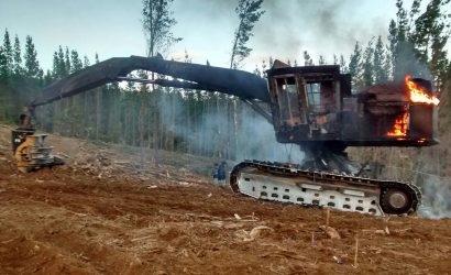 Al menos 5 máquinas forestales son destruidas en nuevo ataque incendiario en localidad de Los Ríos