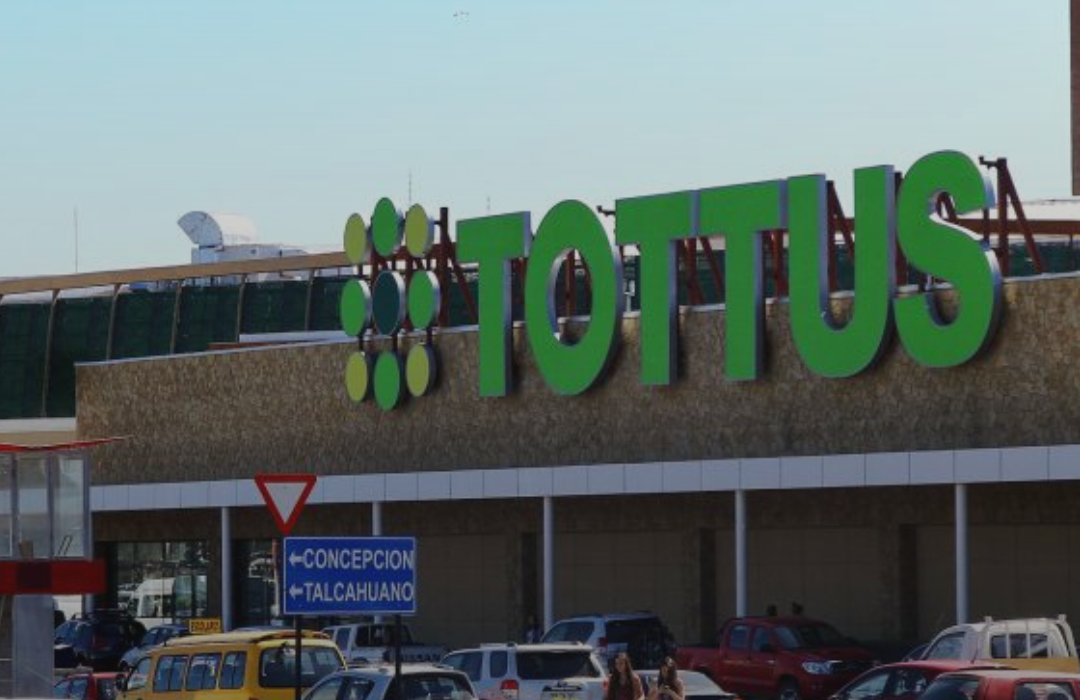 Guardia es apuñalado por asaltante en supermercado Tottus del Mall Plaza Trebol