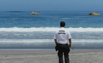 Detienen a 3 extranjeros por crimen en Iquique: víctima fue encontrada amarrada y flotando en el mar