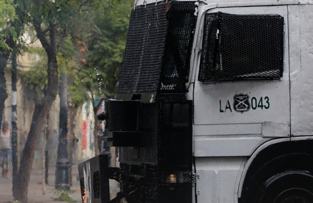 Alumnos generan disturbios en los alrededores del Liceo de Aplicación