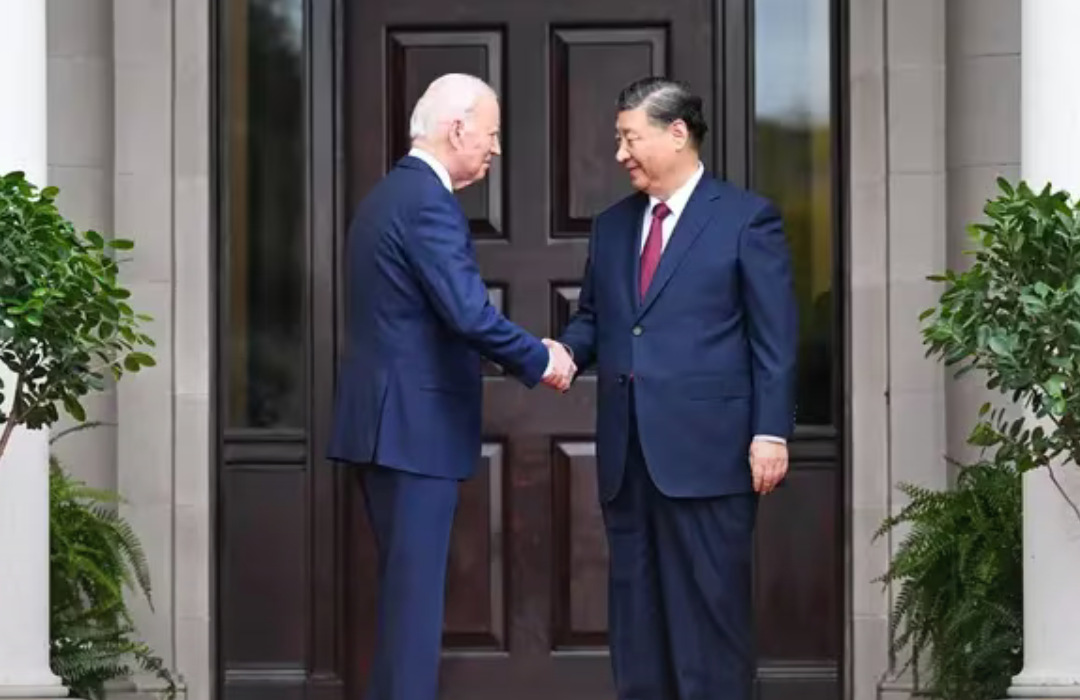 Biden dice que sigue pensando que el presidente chino, Xi Jinping , es un dictador