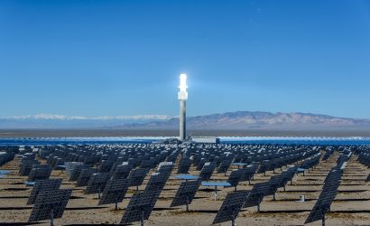 El caso de la planta solar de 1.000 millones de dólares que buscaba ser la más avanzada del mundo y que hoy día ha quedado obsoleta