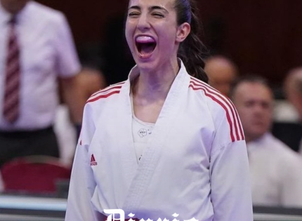 Valentina Toro logra oro en Marruecos y roza el ‘Top 1’ de karate La karateca nacional cerró un fin de semana brillante en Casablanca y se encamina a lo más alto del ranking mundial.
