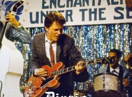 Cómo se hizo la legendaria escena de Volver al Futuro en que Marty McFly toca la guitarra (e inventa el Rock & Roll)