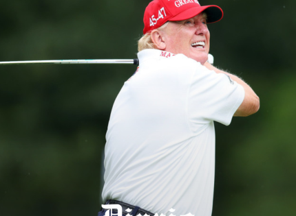 Trump sube la apuesta y desafía a Biden a un partido de golf