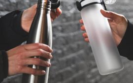 Pueden ser más sucias que el asiento de un W.C.: La importancia de la limpieza regular de las botellas de agua