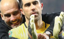 El universo de Josep Guardiola se acerca a Claudio Bravo para integrarlo a su staff en medio de sus tratativas con la MLS