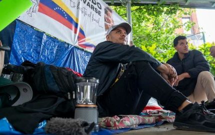 Venezolanos cumplen más de 150 horas en huelga de hambre frente a la ONU, exigiendo que el Consejo de Seguridad aborde la crisis en Venezuela