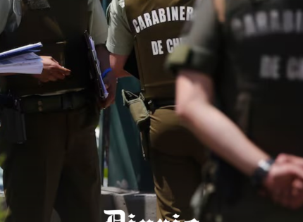 Conductor atropella a carabinero que dirigía el tránsito por semáforos apagados en Santiago