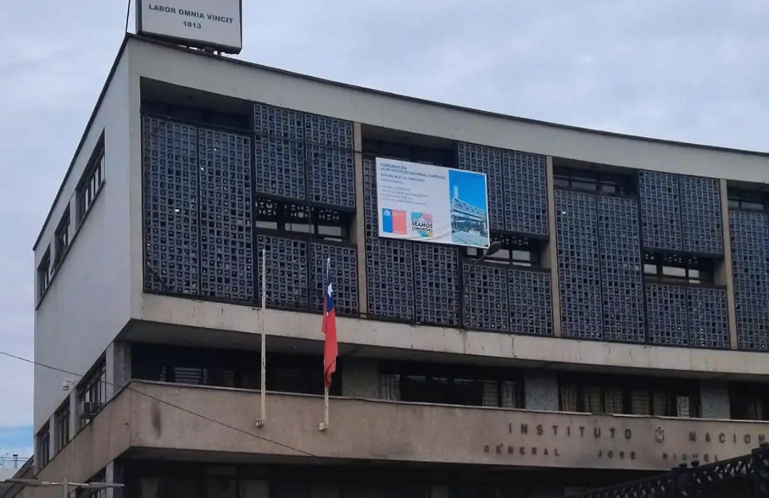 Retrasos en reparaciones y frustración: Instituto Nacional lleva todo el 2024 con clases híbridas