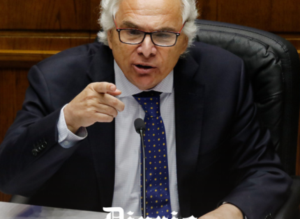 Camino de las acusaciones a supremos comienza con traspié oficialista y con Chadwick como protagonista