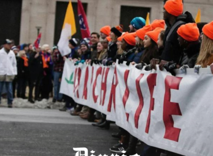 Admirable la firmeza del movimiento provida ante la ambivalente duda de Trump y la postura antivida de Harris