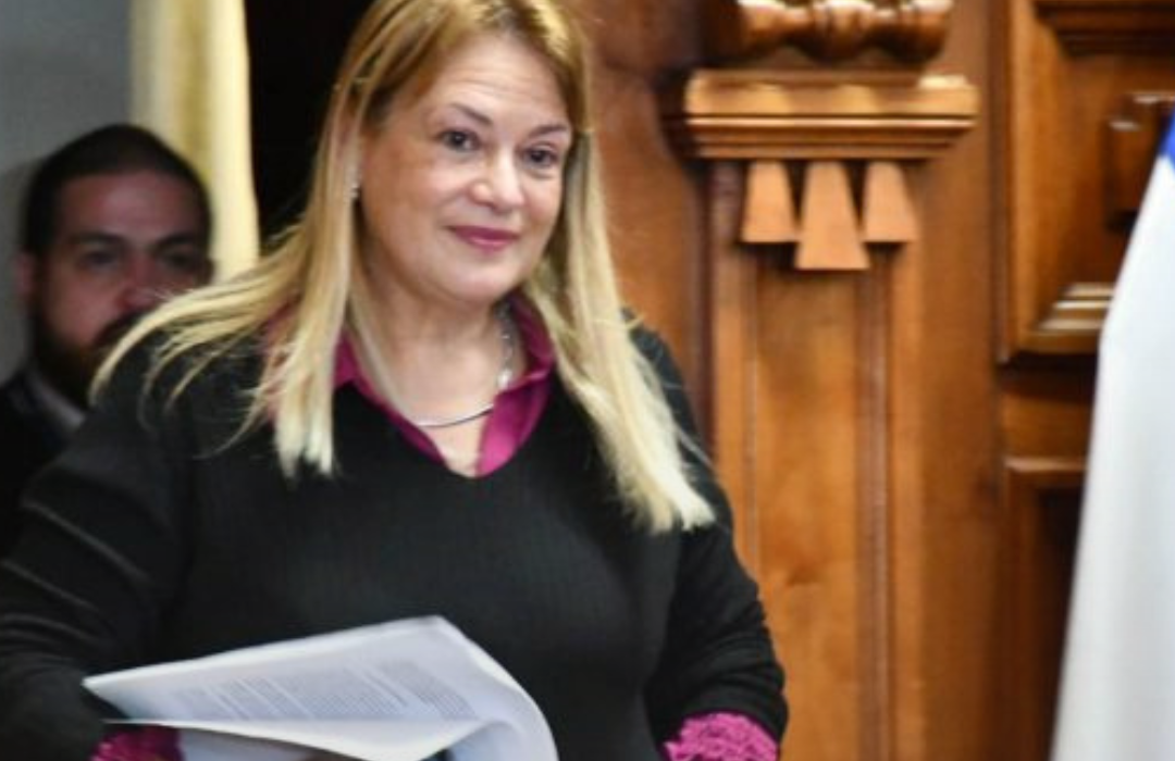 Los argumentos de la Facultad de Derecho de la PUC para suspender a Ángela Vivanco