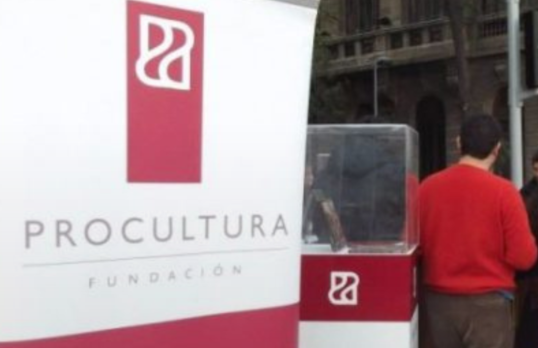 Se reactiva caso ProCultura: allanan domicilio de Alberto Larraín y encuentran computador perdido