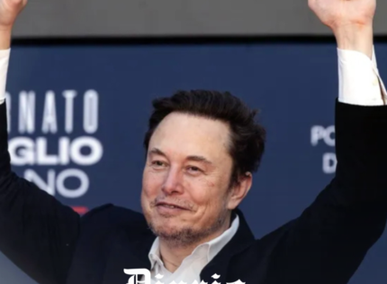 Musk ya dio dos premios de un millón de dólares a votantes pese a los avisos judiciales