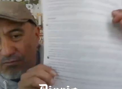 Miembro de consejo asesor presidencial exige a beneficiarios de viviendas sociales que voten por ciertos candidatos