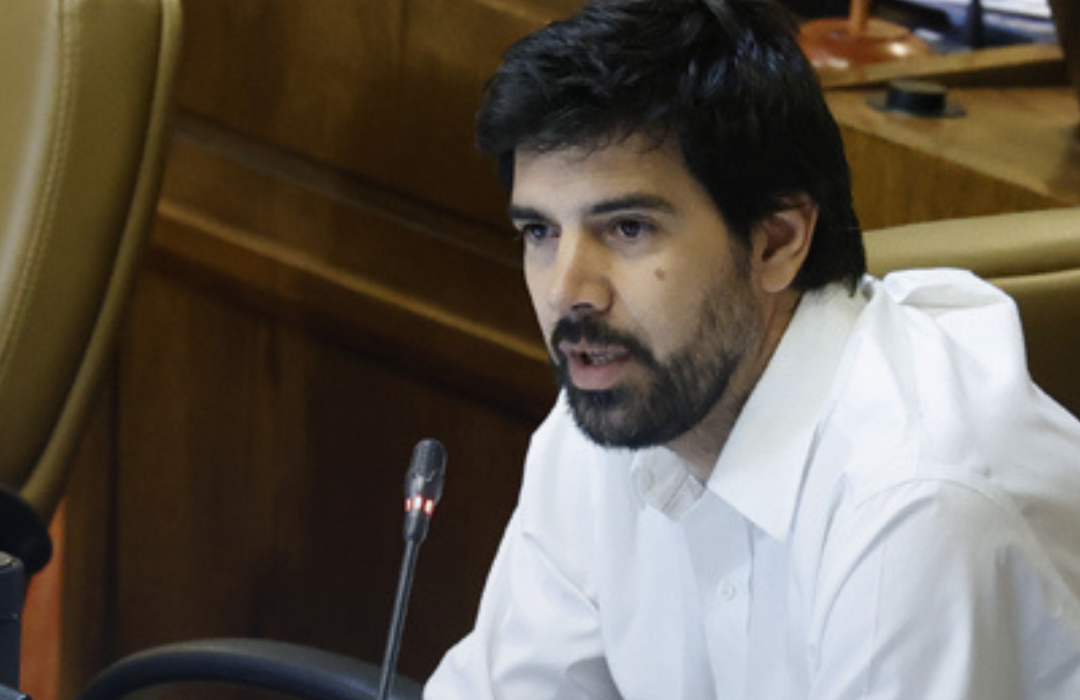 PDI allanó oficina del diputado Joaquín Lavín León en el Congreso