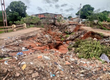 Concejal Jeremy Santamaría: «85% de la vialidad en Ciudad Bolívar sigue deteriorada».