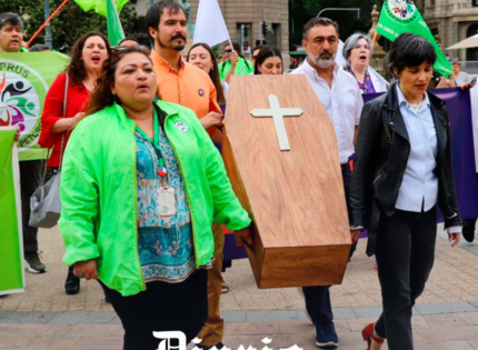 Gremios de la salud pública protestan para exigir inyección de recursos