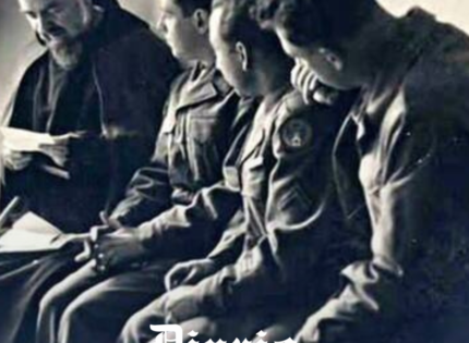 Tres aviadores americanos oyeron hablar del Padre Pío: le visitaron y, a su estilo, cambió sus vidas