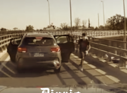 Encerrona a Bomberos en Renca provoca persecución que termina en choque de una casa en Cerro Navia