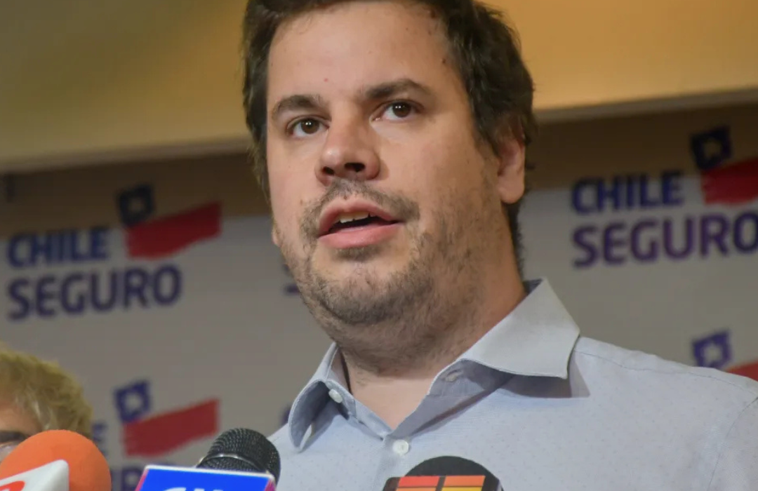 Álvaro Bellolio y regularización acotada anunciada por el gobierno: “Chile premia a quienes cruzan la frontera de manera ilegal y trabajan sin autorización”