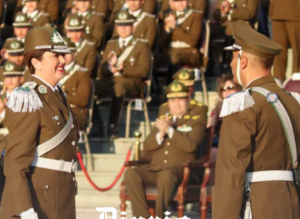 Tras 116 años de historia: asume primera mujer como directora de la Escuela de Carabineros