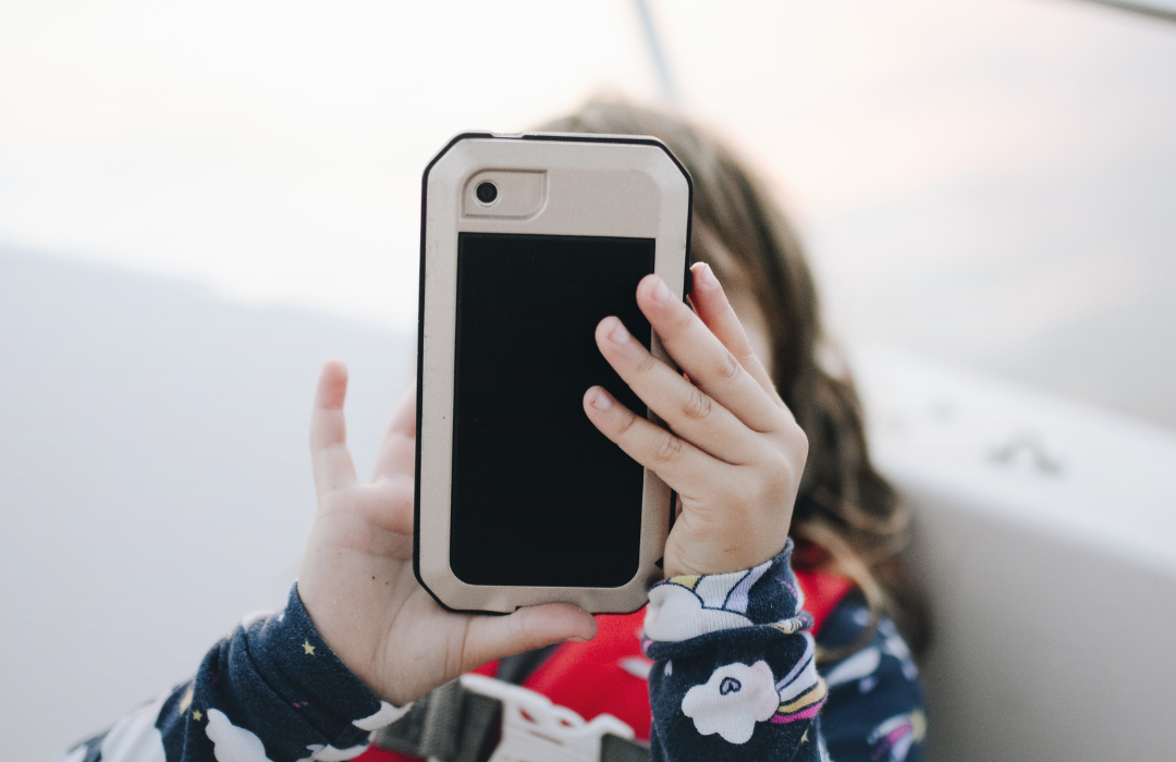 Un científico argentino advierte que la radiación de los teléfonos celulares son un riesgo para la salud