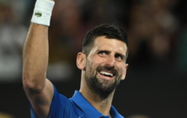 Un incombustible Novak Djokovic venció a Alcaraz y avanzó a semifinales en Australia