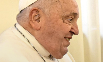 El papa Francisco sigue hospitalizado y su cuadro es «complejo»