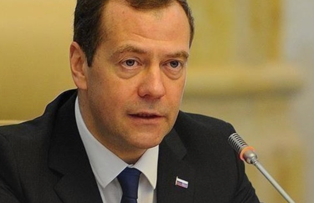 Medvédev: El envío de «fuerzas de paz» de la OTAN a Ucrania implicaría una guerra con Rusia