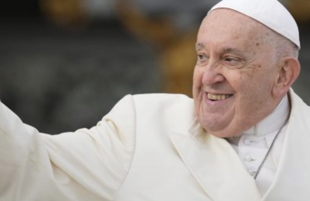 Vaticano: Papa Francisco ya no necesita ventilación mecánica tras crisis respiratoria