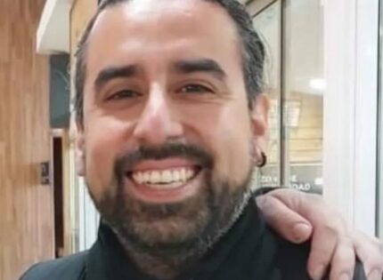 Amigo de Boric sorprendido por usar licencia médica para viajar por Europa sigue en su cargo en Subtel y le subieron el sueldo: gana $7.3 millones