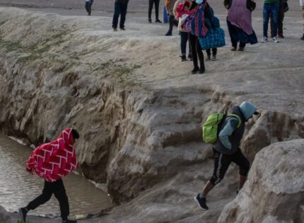 Gobierno de Boric es el que menos extranjeros ha expulsado del país en sus primeros tres años en La Moneda
