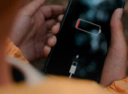 Adolescente de 17 años muere electrocutado mientras cargaba su celular en Ñuble