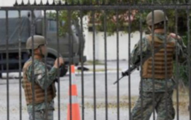 Desconocidos roban dos fusiles de guerra tras golpear a conscriptos en regimiento de Valparaíso