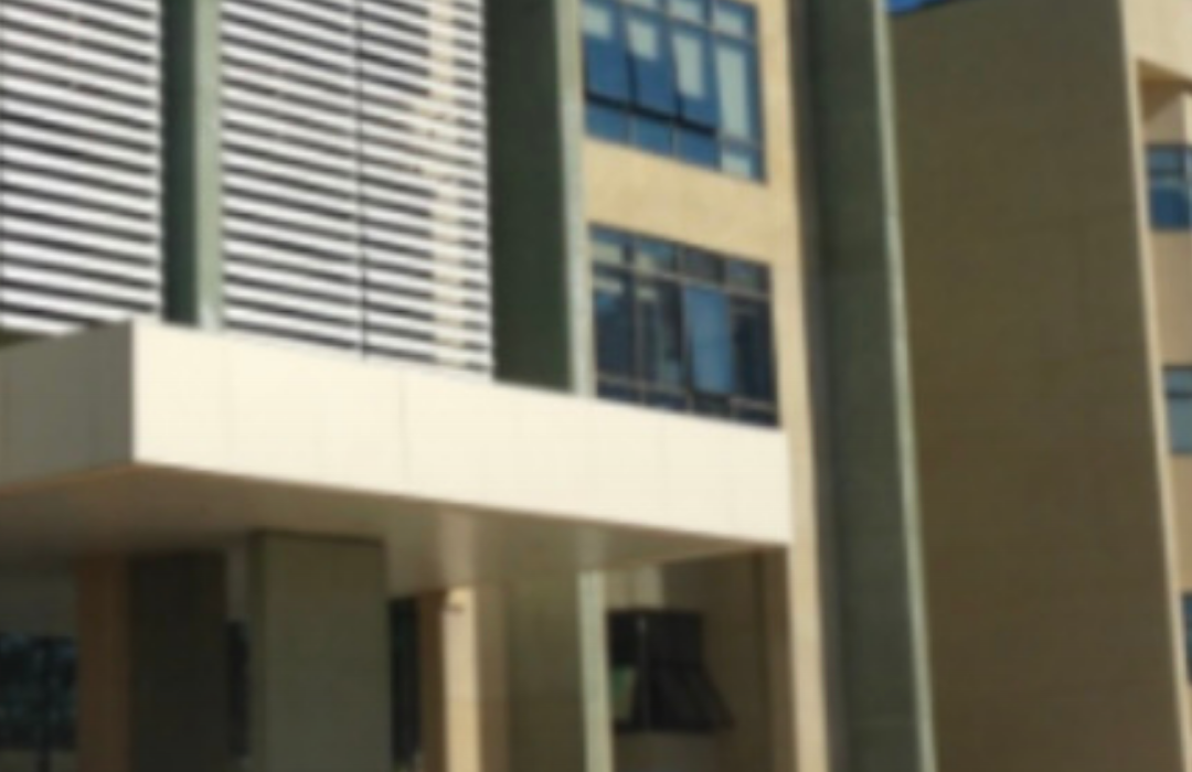 Tras tragedia de adultos mayores: insisten en instalar detector de metal en Hospital de Los Ángeles