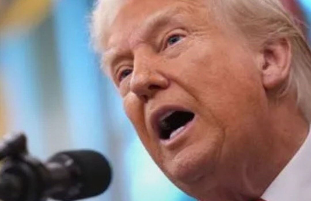 Trump regresa a la Corte Suprema con una apelación de emergencia por despidos masivos