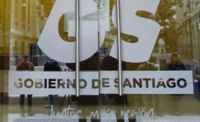 En medio de diligencias de incautación de teléfono a Orrego, renuncia jefa de Finanzas del Gore RM