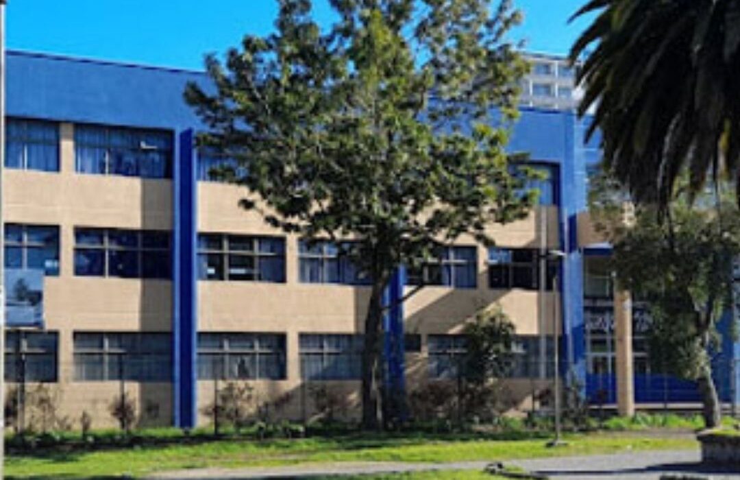 Sigue la inseguridad en colegios: Detienen a un alumno por portar arma y a otro por drogas