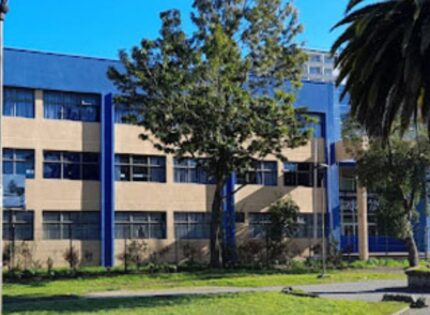 Sigue la inseguridad en colegios: Detienen a un alumno por portar arma y a otro por drogas