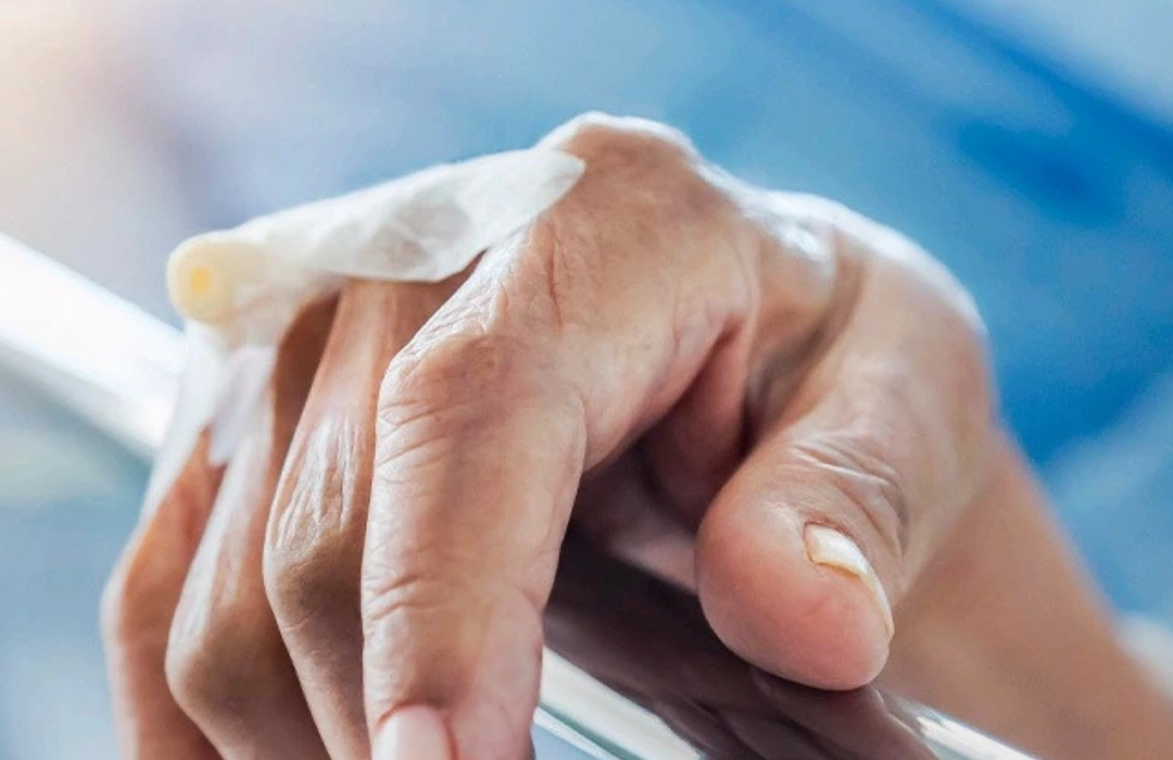 Hijitos corazón abandonan a padres en hospitales: «Tomar medidas es prioritario, o tendremos una emergencia llamada soledad»