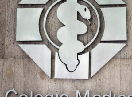 Qué sanciones arriesgan dentro del Colmed los médicos investigados por entrega o venta de licencias