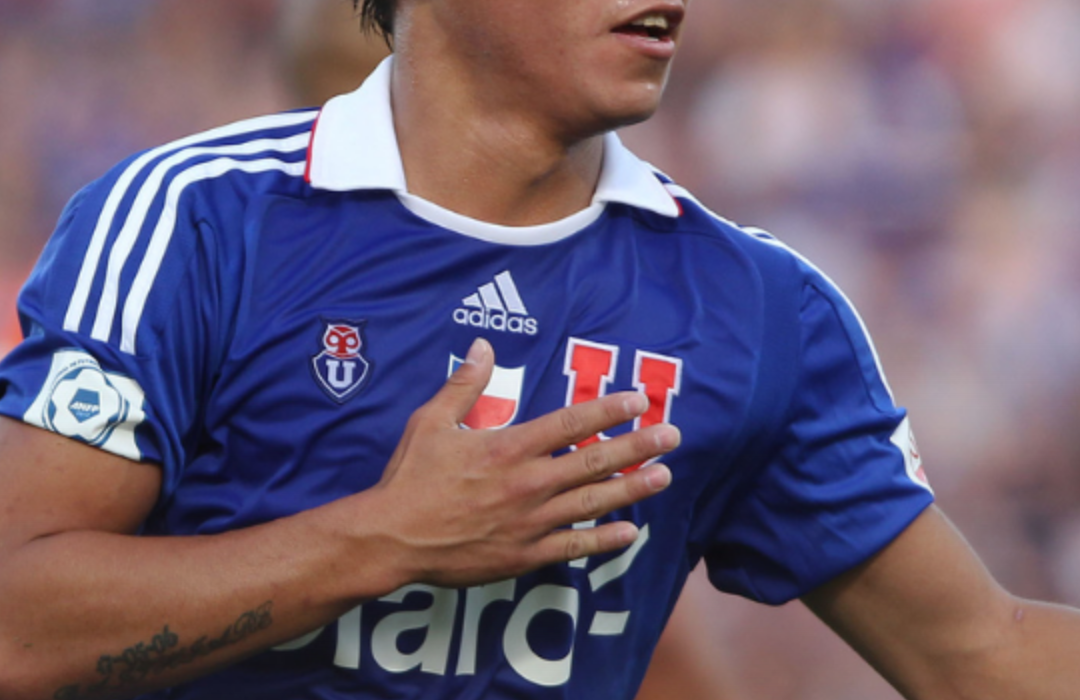 Desde Uruguay confirman que Eduardo Vargas tiene acuerdo con La U y volvería tras 14 años