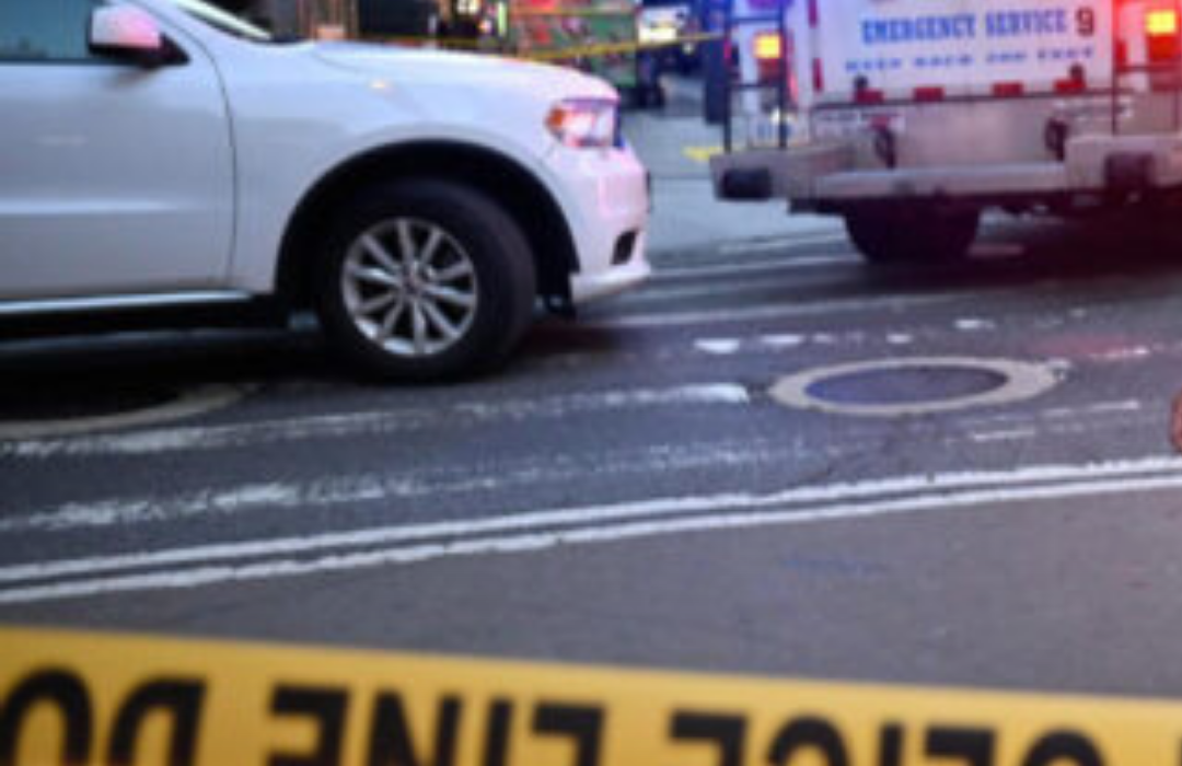 Aumentan a 4 los muertos por tiroteo de hombre solitario que entró con rifle a edificio de Nueva York