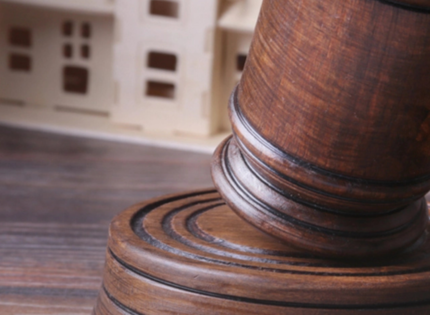 Quería ir de vacaciones con su hija a Brasil pero padre deudor de alimentos no autorizó: Juzgado permitió salida del país