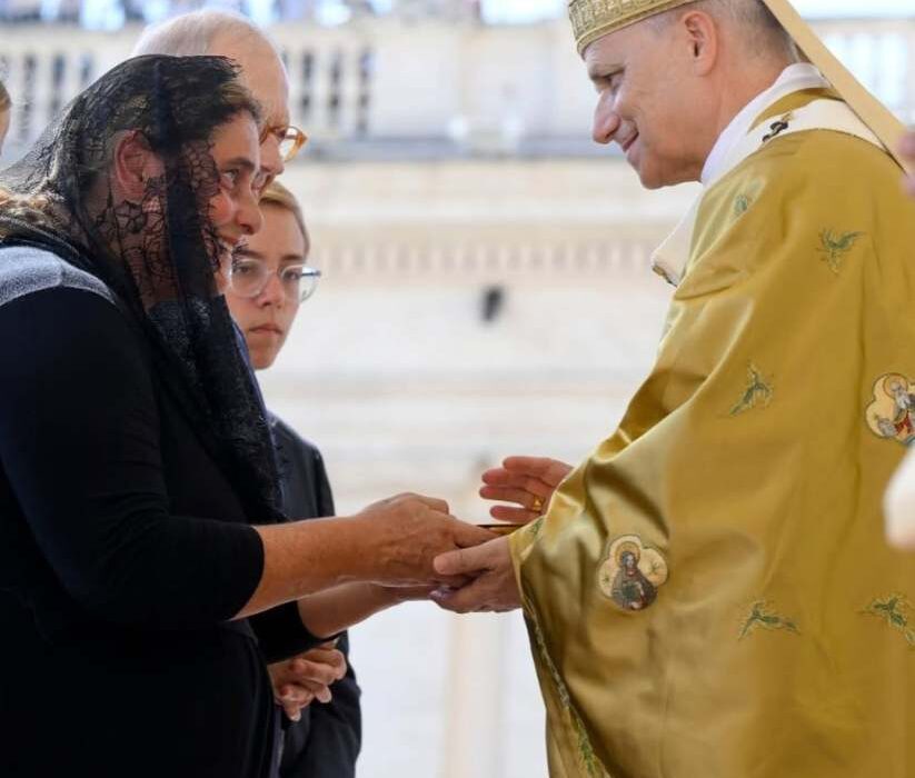 «No malgastes tu vida: haz de ella una obra maestra», exhorta el Papa en canonización histórica