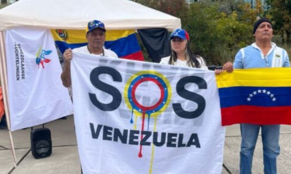 Activistas venezolanos inician huelga de hambre frente a la Corte Penal Internacional para exigir justicia