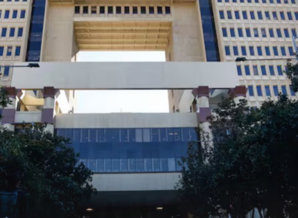 Polémica por “supersueldos”: 181 funcionarios del Congreso ganan más que parlamentarios y el Presidente Boric