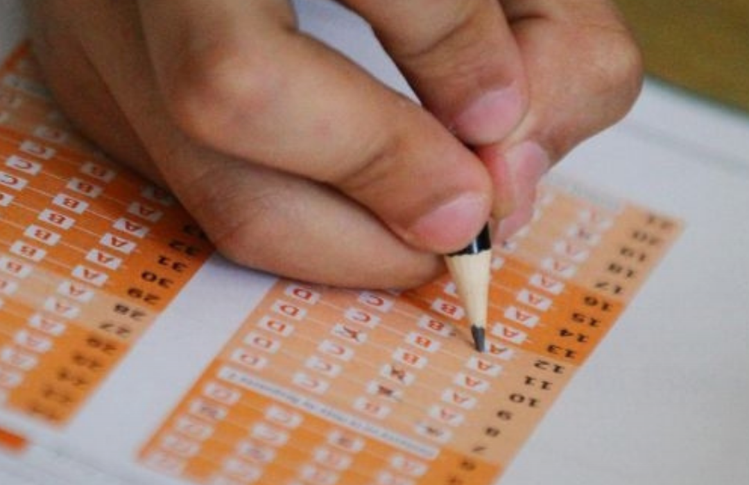 Contraloría detecta irregularidades en aplicación del Simce 2024 por $ 400 millones: ACE no aplicó multas por múltiples falencias de proveedor